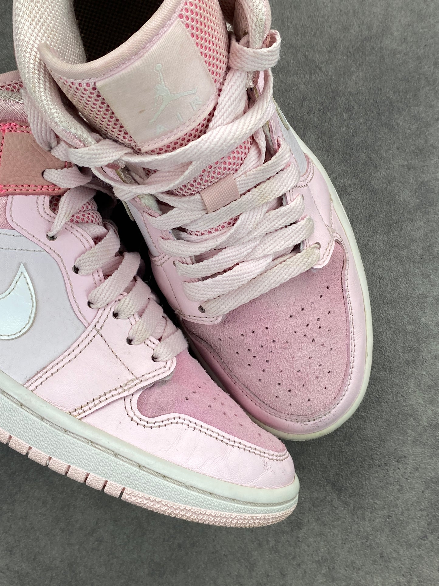 Jordan 1 Mid Digital Pink