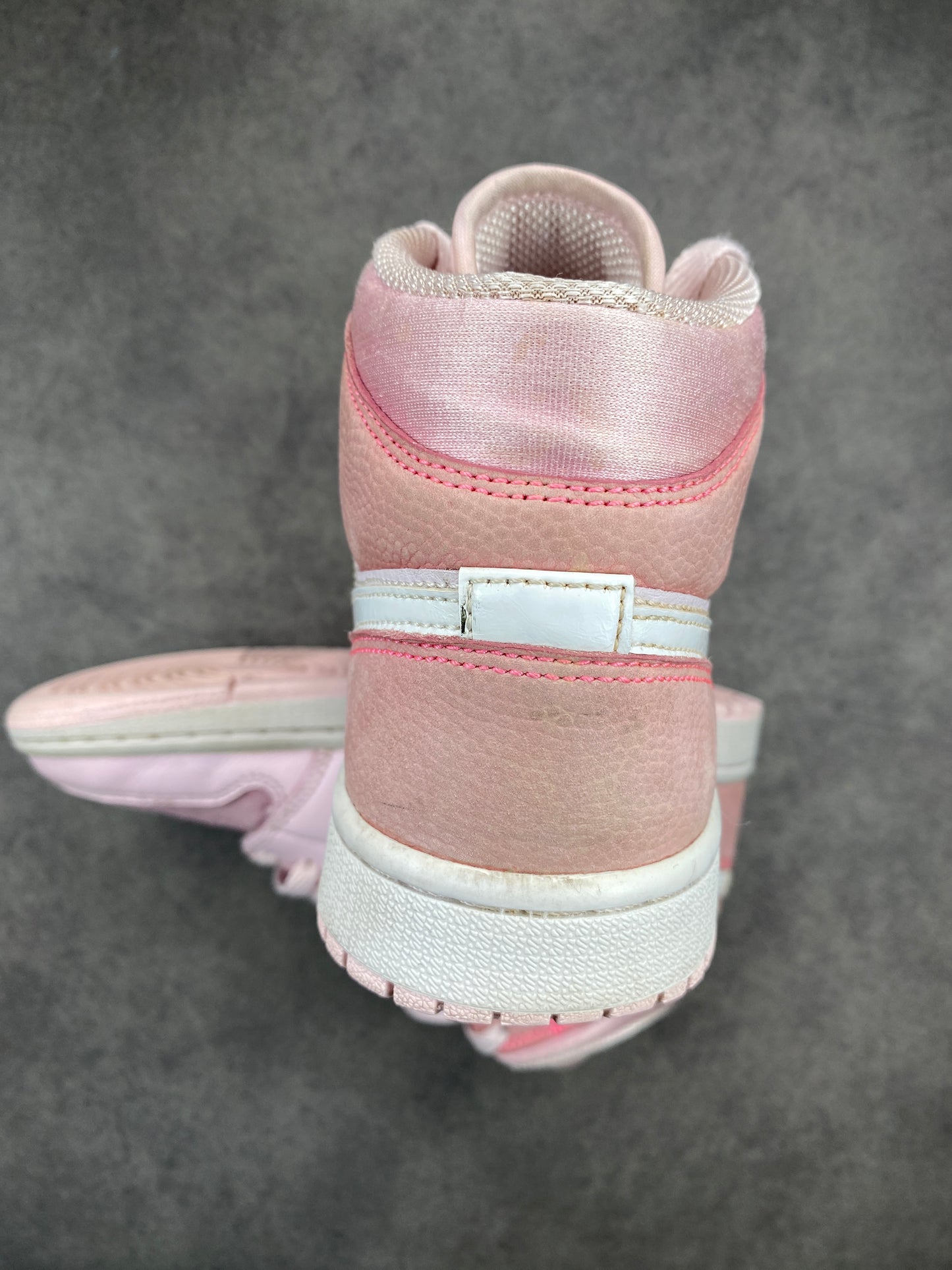 Jordan 1 Mid Digital Pink