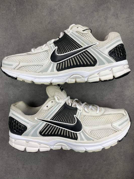 Nike Zoom Vomero 5 White Black