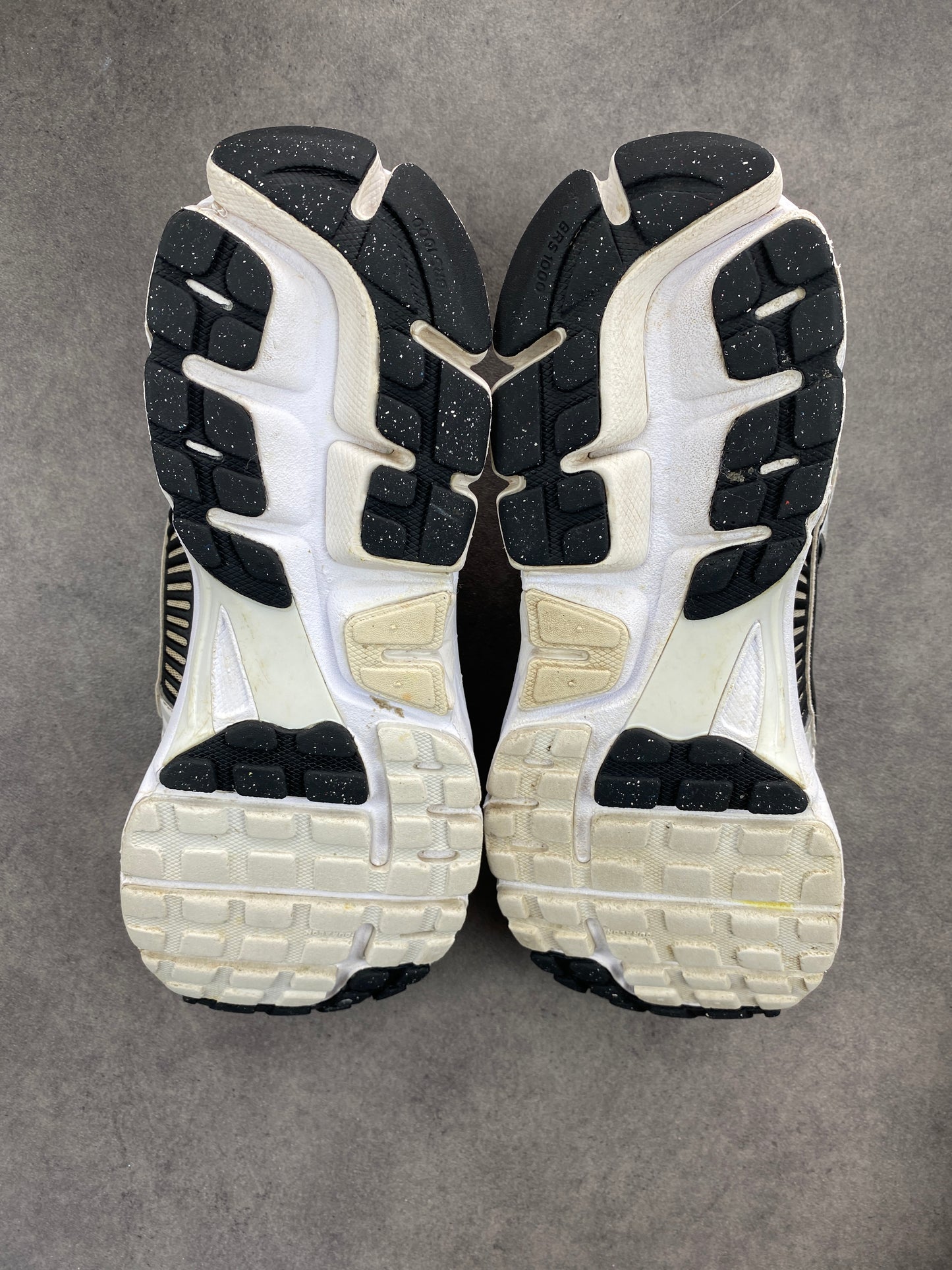 Nike Zoom Vomero 5 White Black