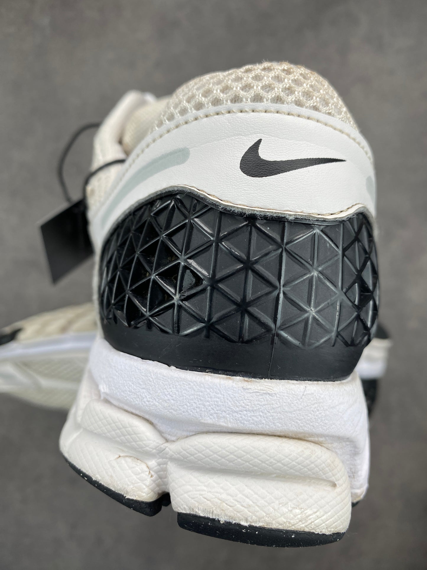 Nike Zoom Vomero 5 White Black