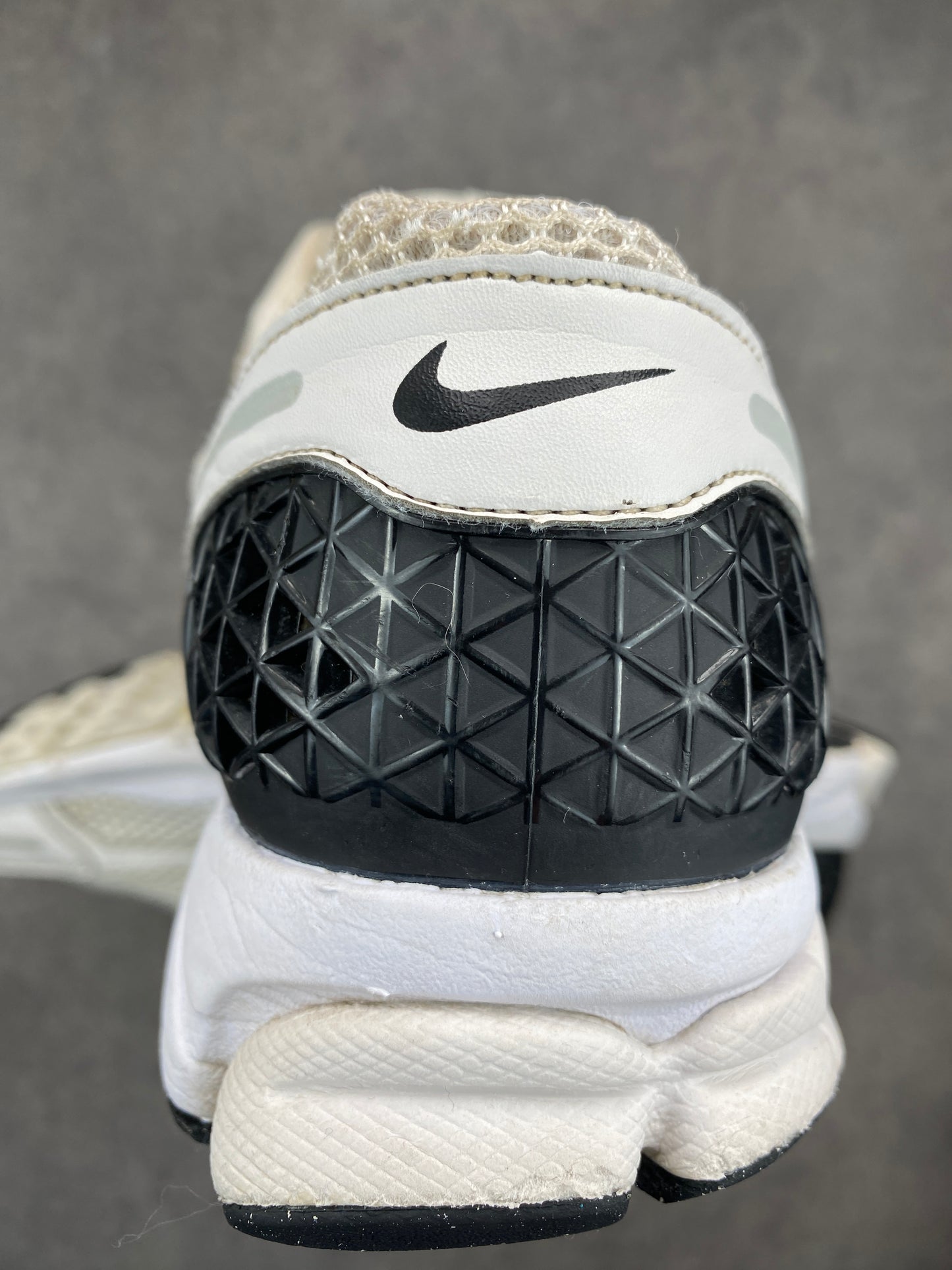 Nike Zoom Vomero 5 White Black