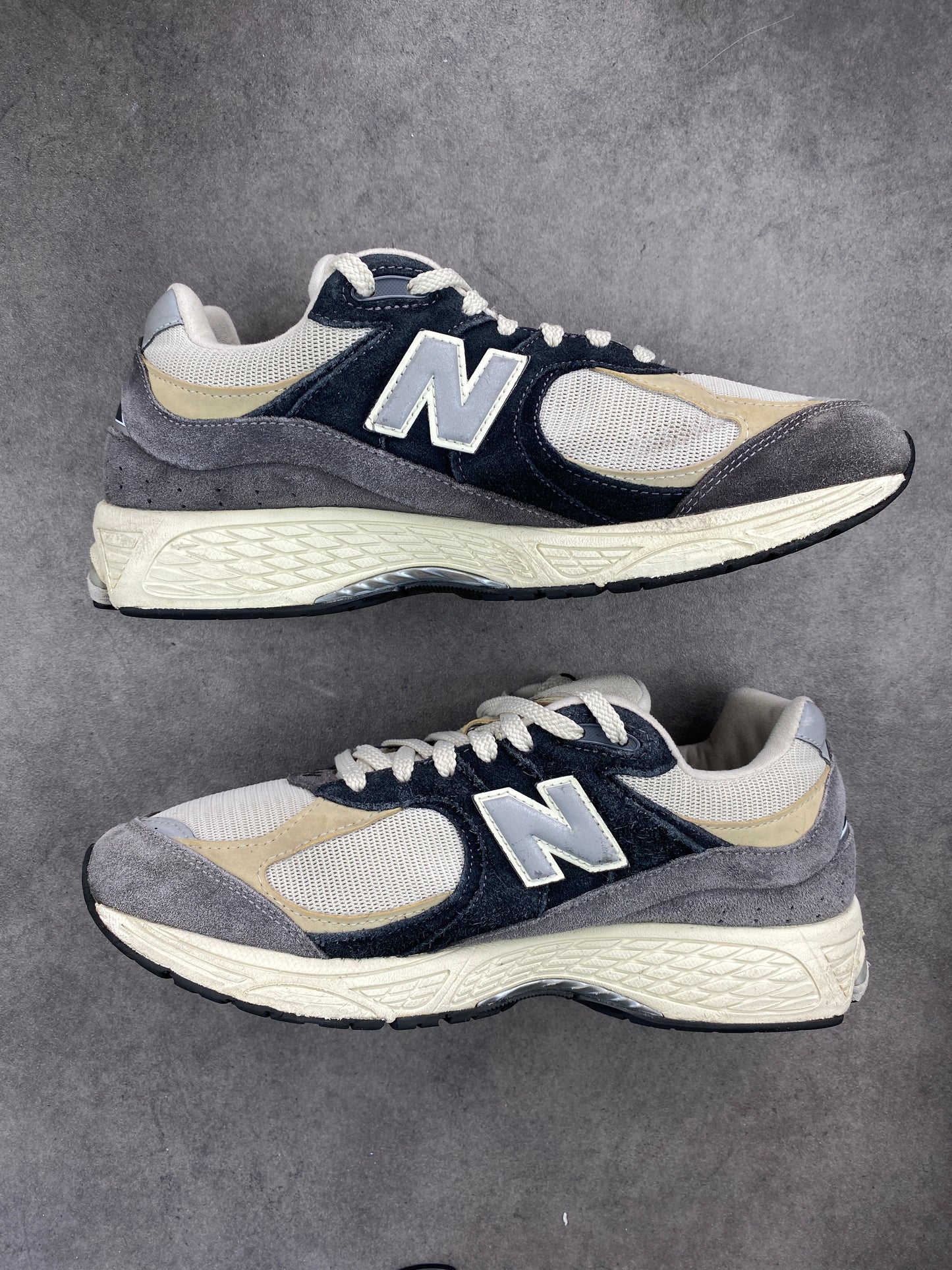 New Balance 2002R Magnet Sandstone