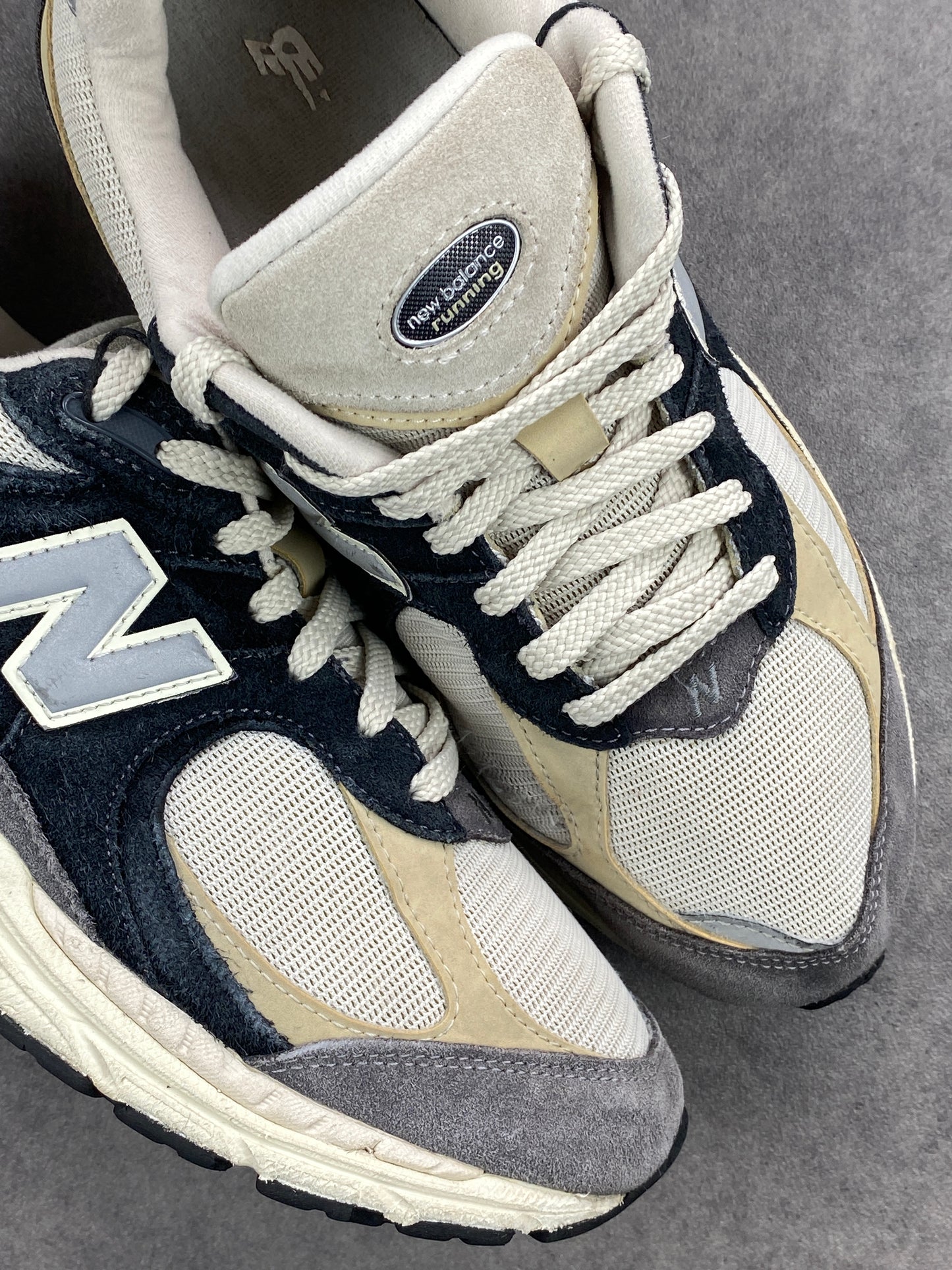 New Balance 2002R Magnet Sandstone