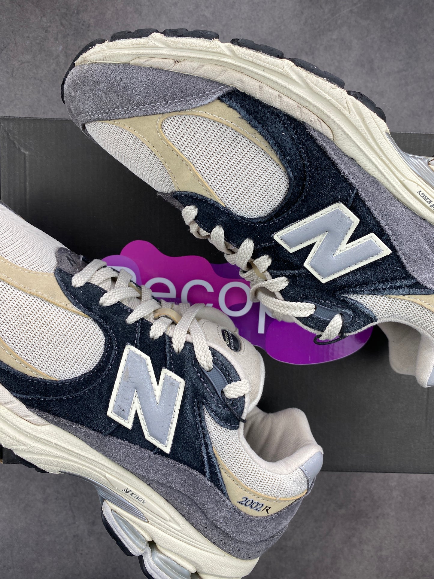 New Balance 2002R Magnet Sandstone