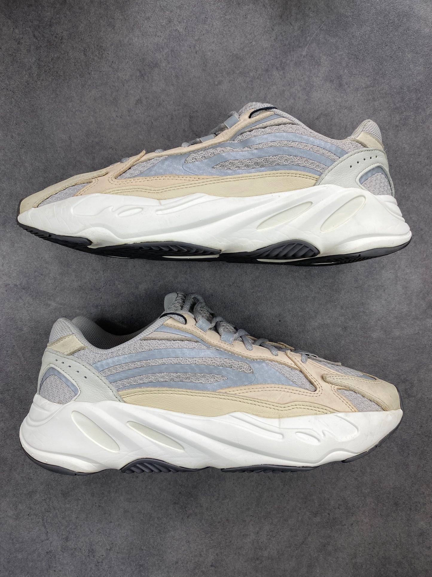 Adidas Yeezy 700 V2 Cream