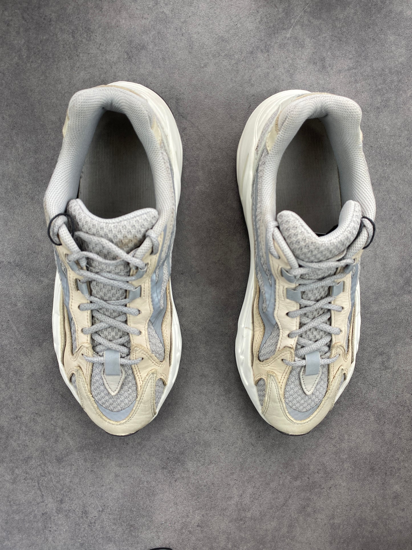 Adidas Yeezy 700 V2 Cream