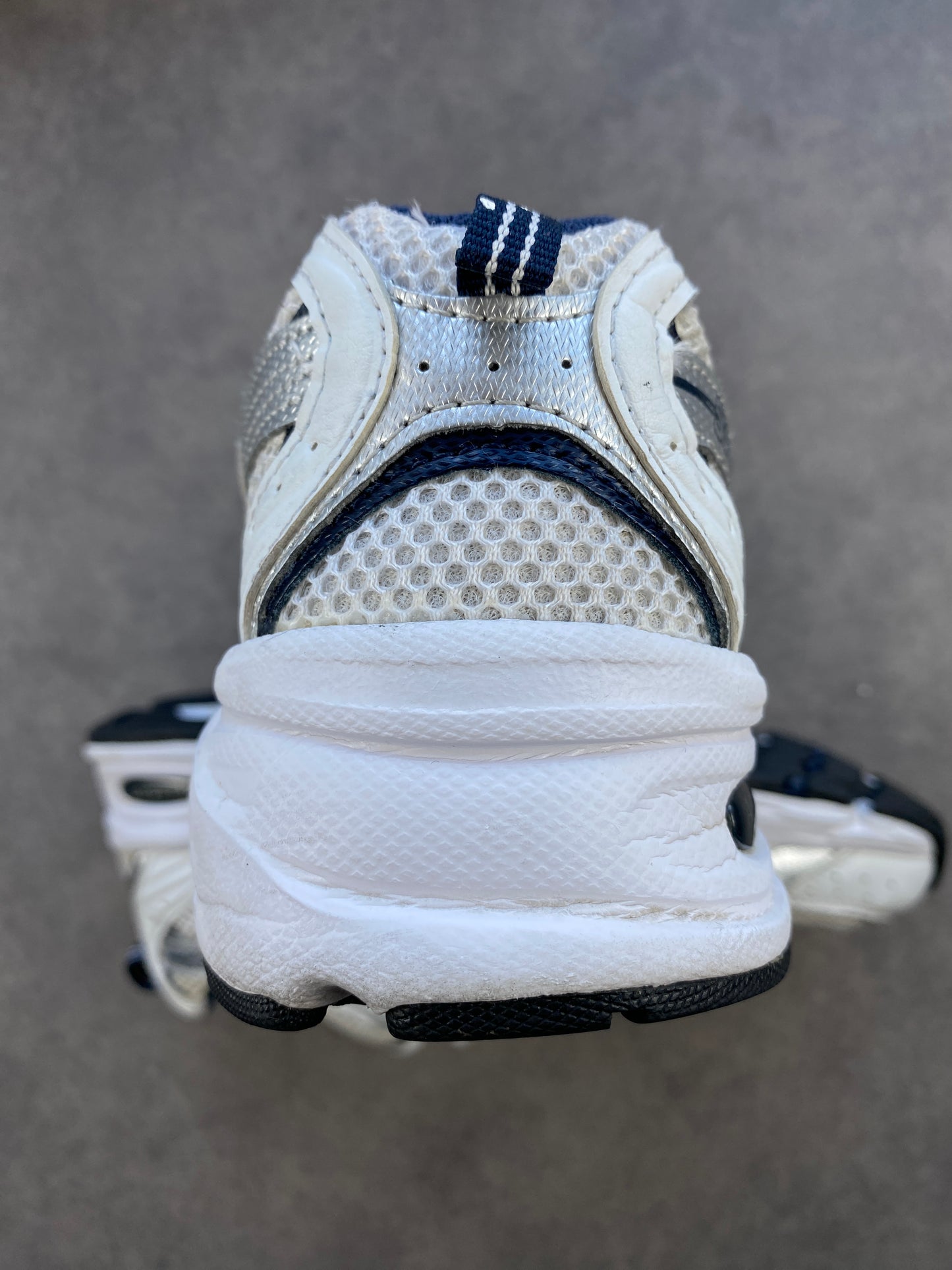 New Balance 530 White Silver Navy
