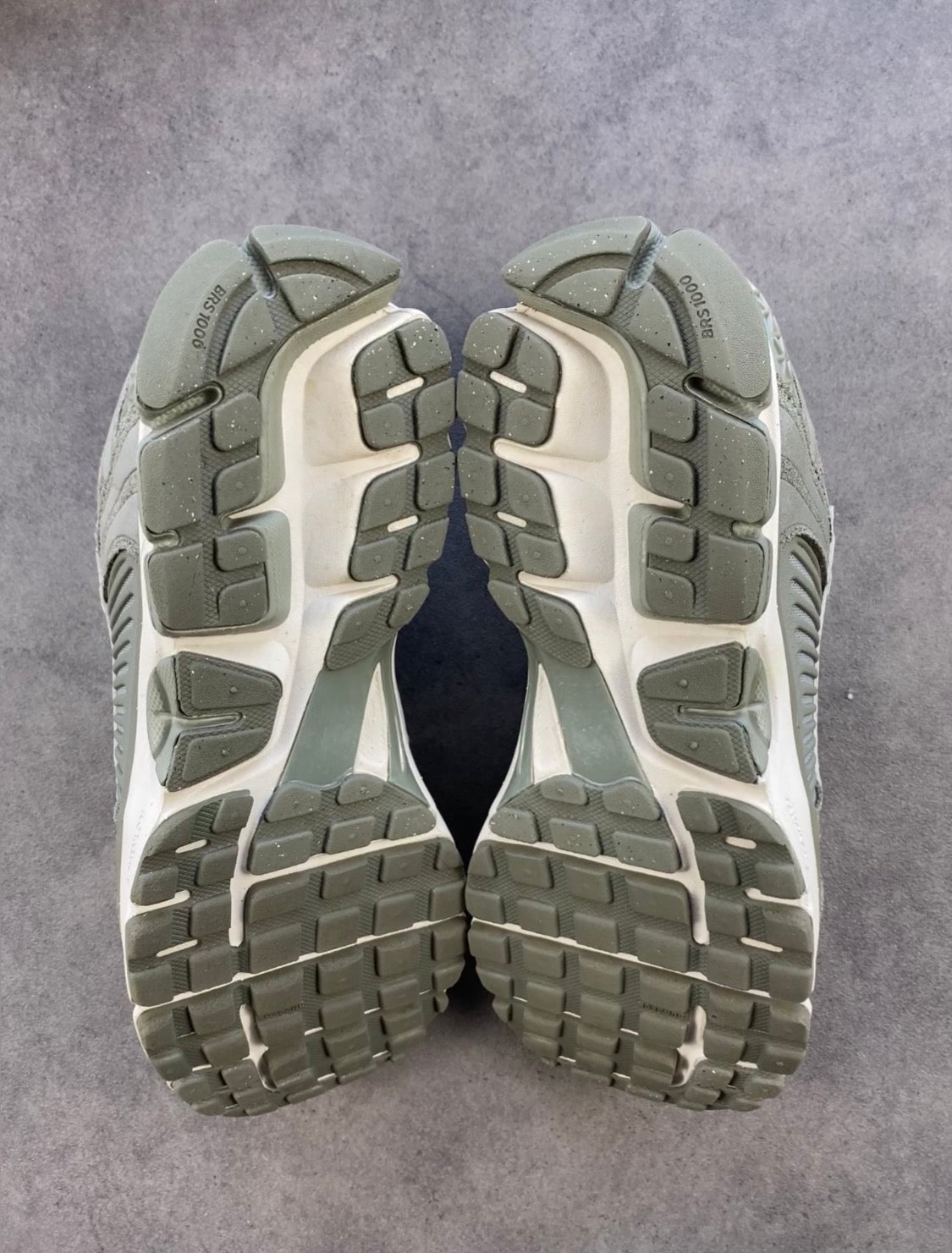 Nike Zoom Vomero 5 Dark Stucco