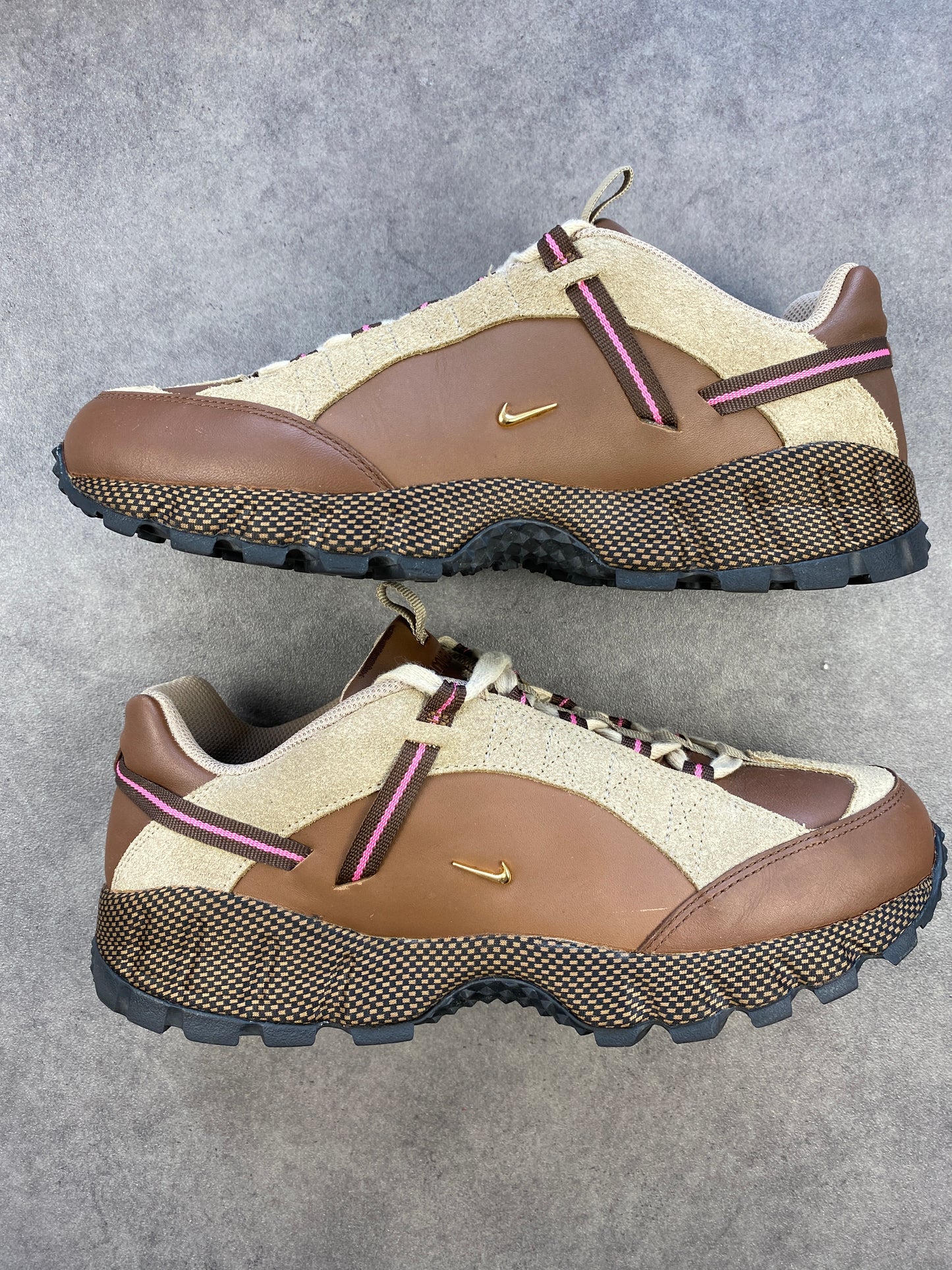 Nike Air Humara LX Jacquemus Ale Brown Gold