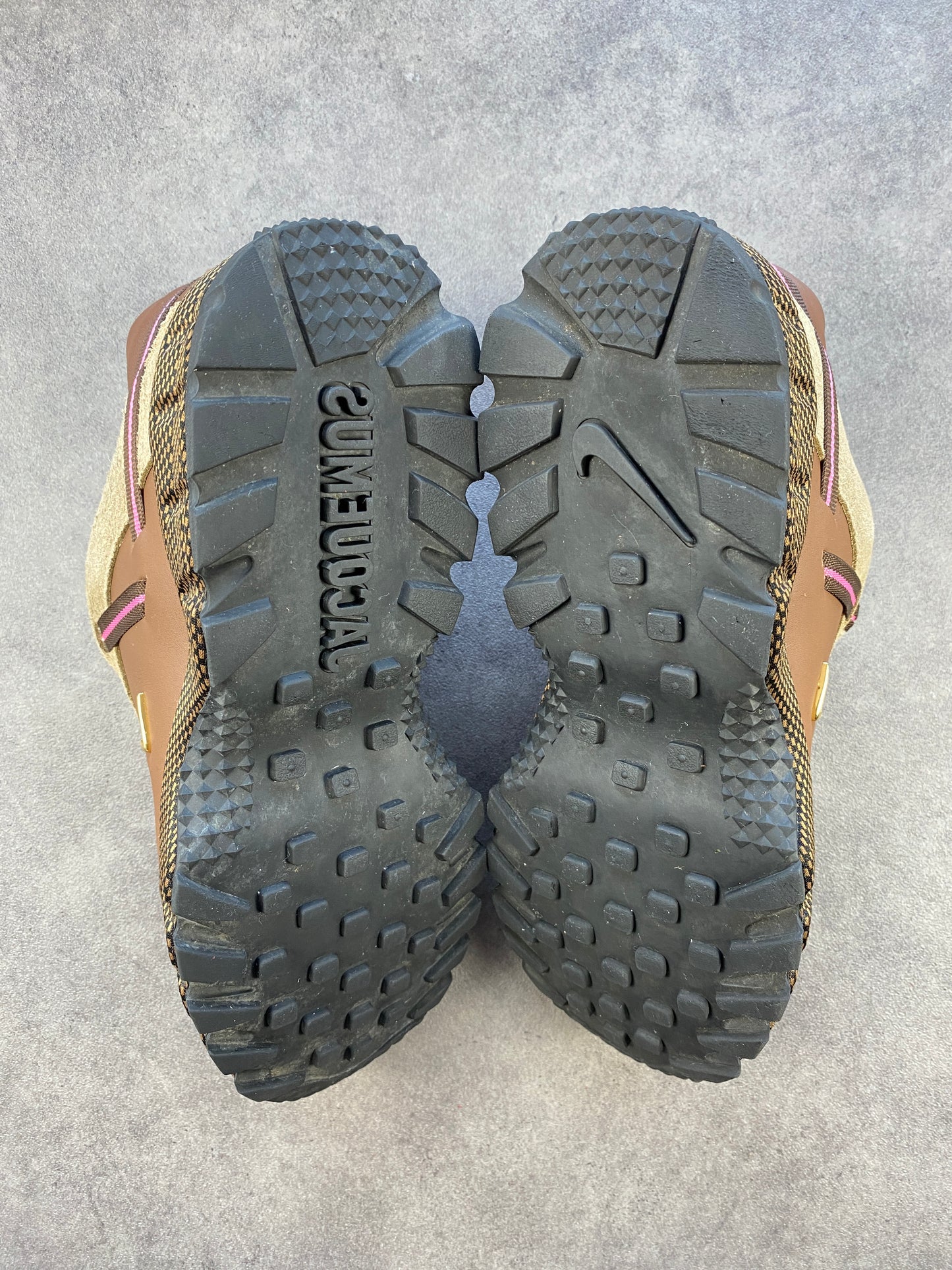 Nike Air Humara LX Jacquemus Ale Brown Gold