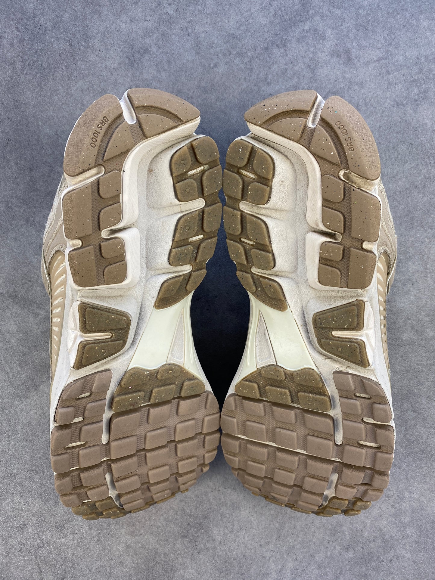 Nike Zoom Vomero 5 Khaki