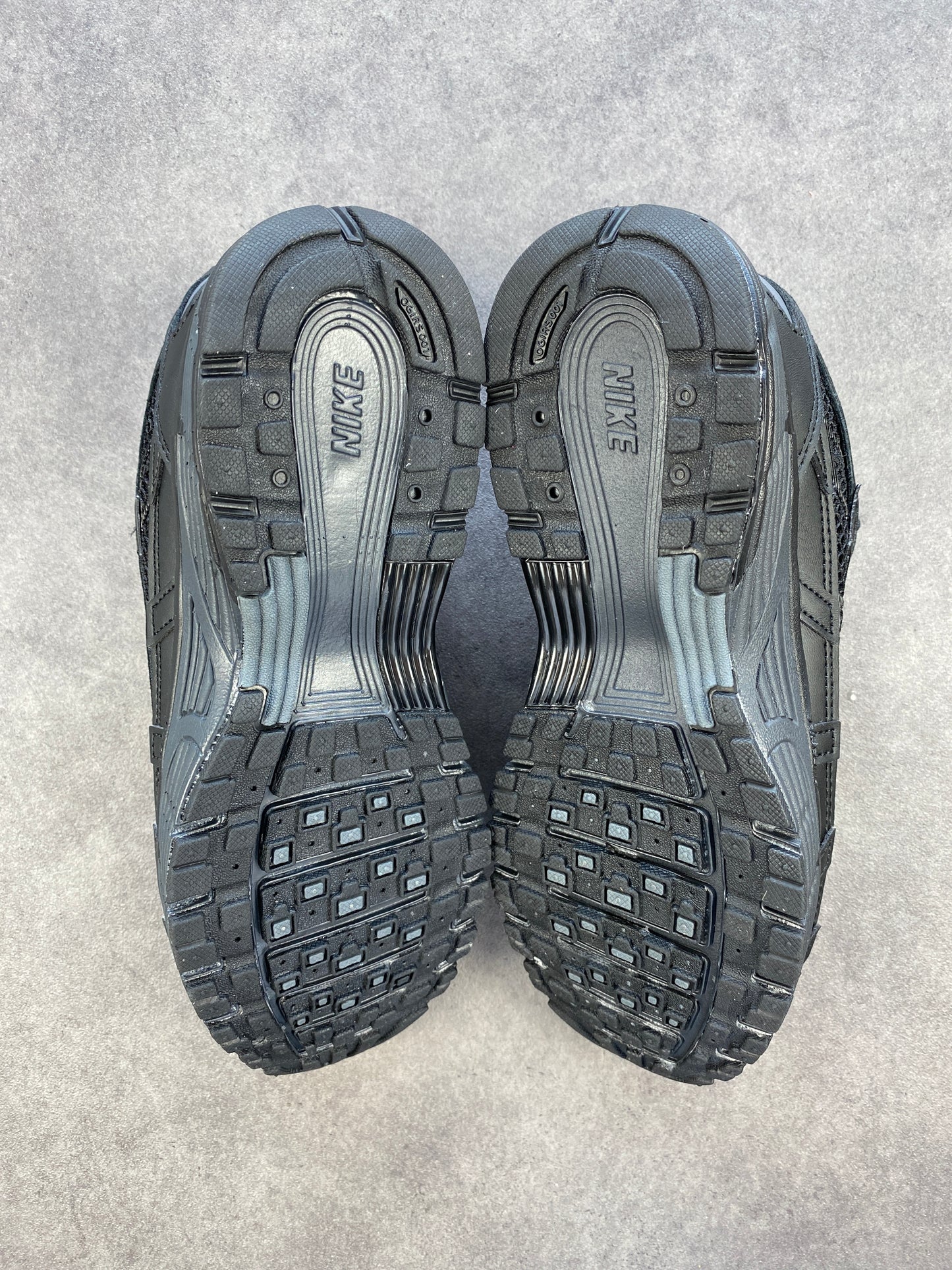 Nike P-6000 Premium Triple Black