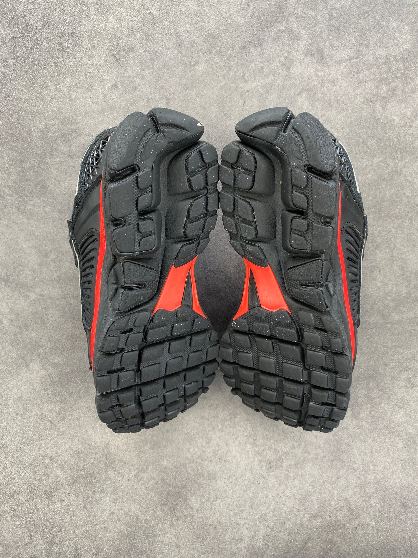 Nike Zoom Vomero 5 Black Metallic University Red