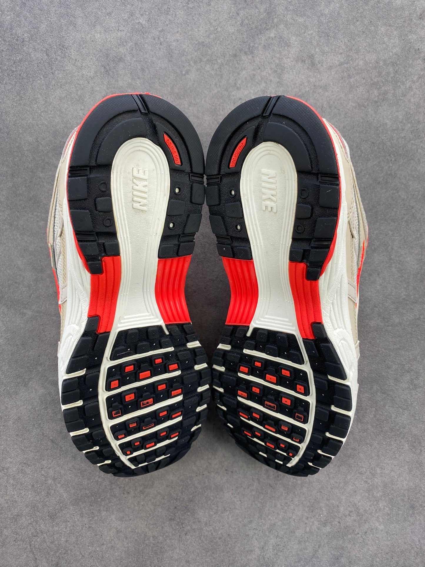Nike P-6000 Bright Crimson / soft Pearl