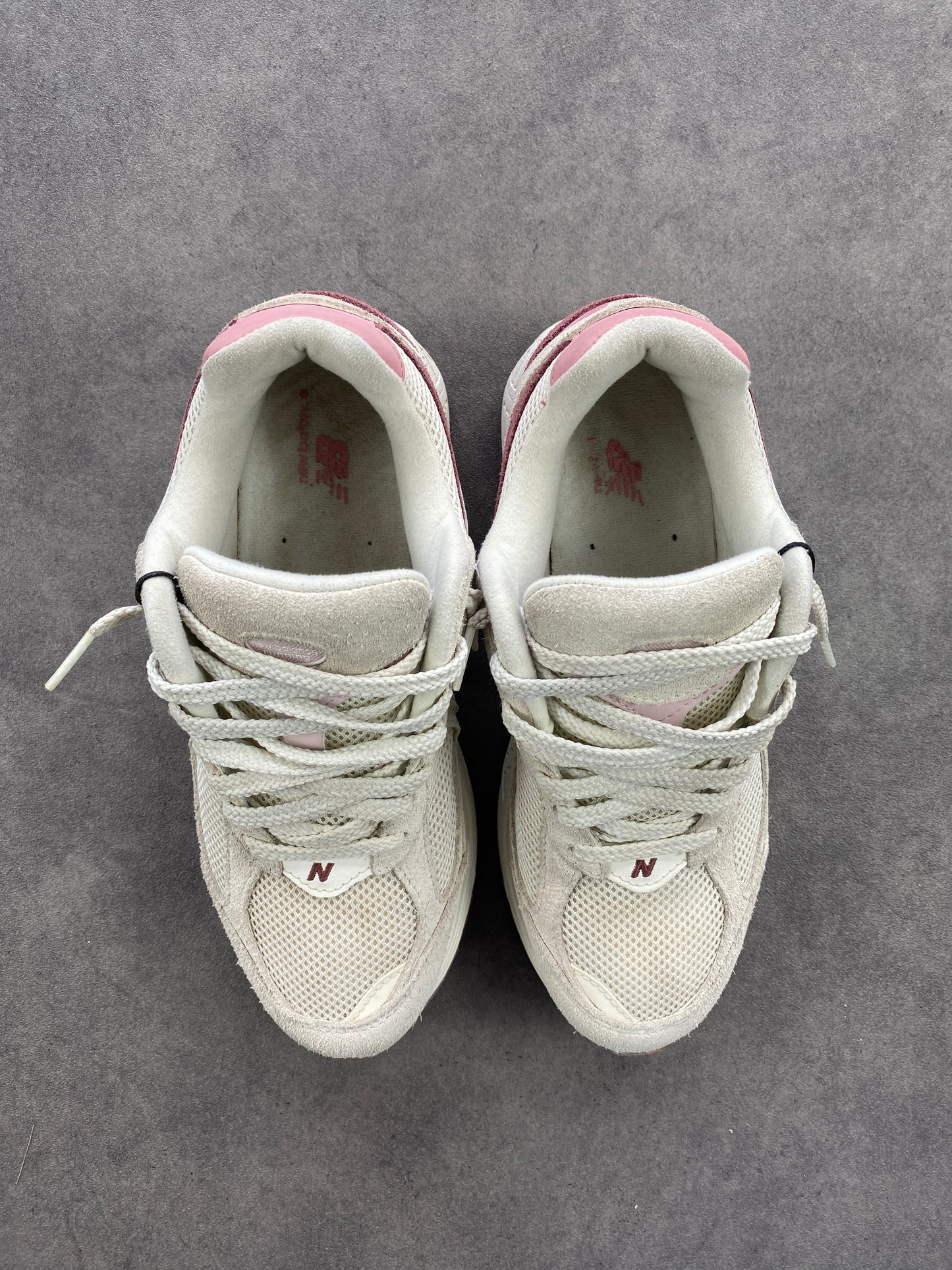 New Balance 2002r Ecru Bordeaux Rose