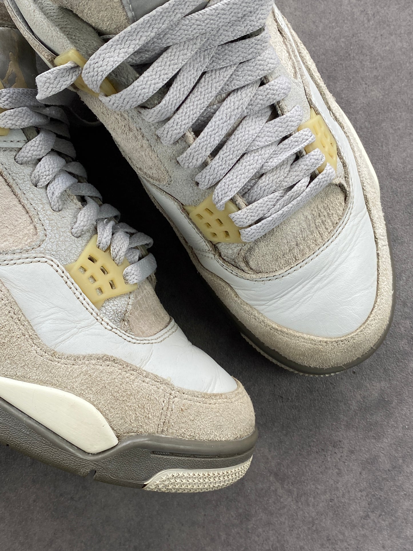 Jordan 4 Retro SE Craft Photon Dust
