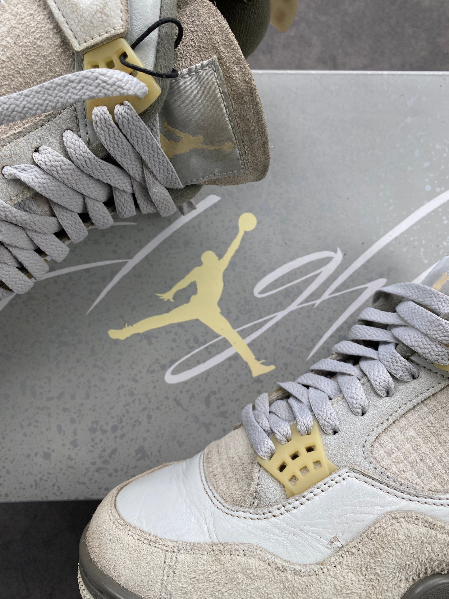 Jordan 4 Retro SE Craft Photon Dust