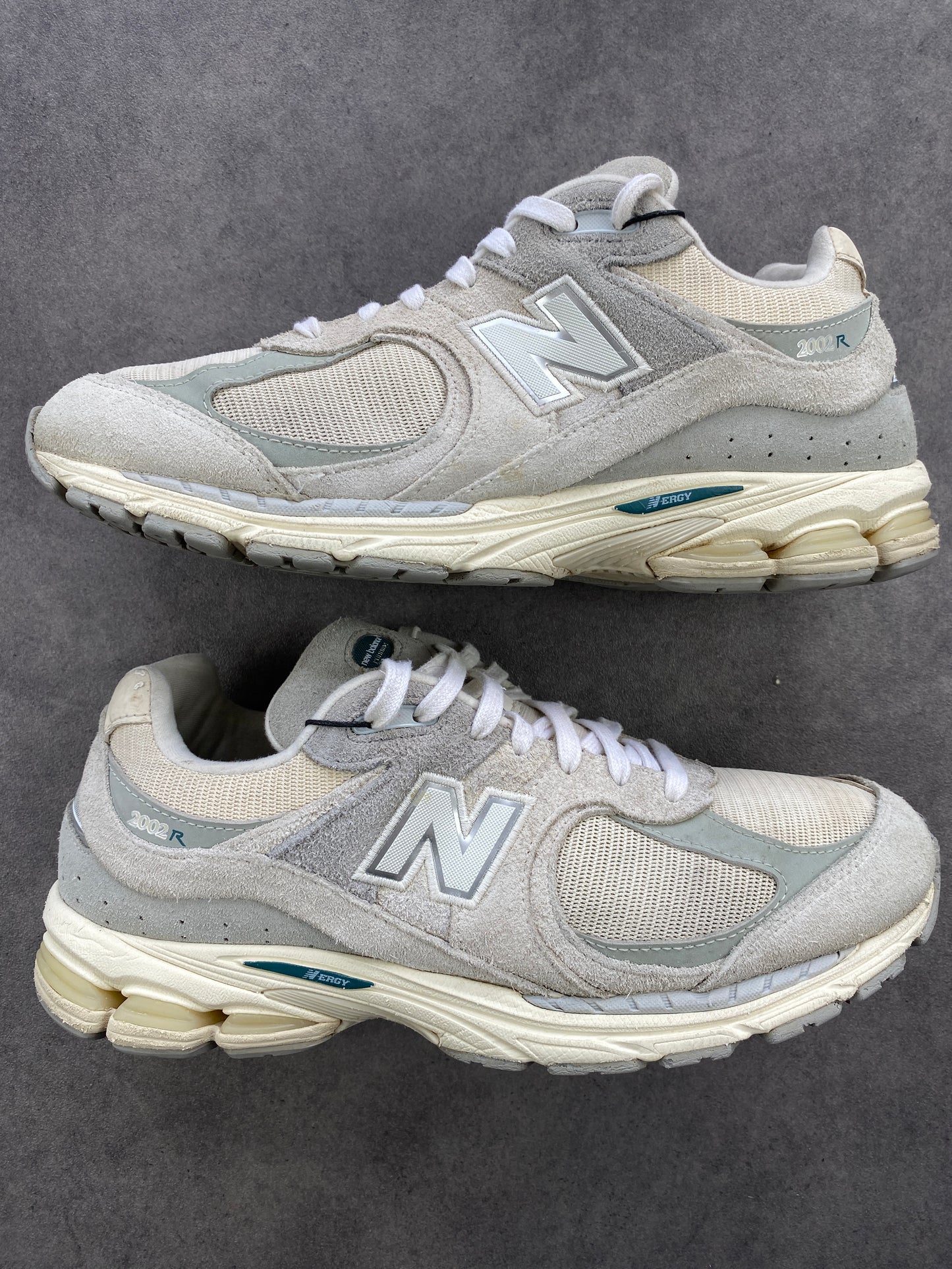 New Balance 2002R Linen