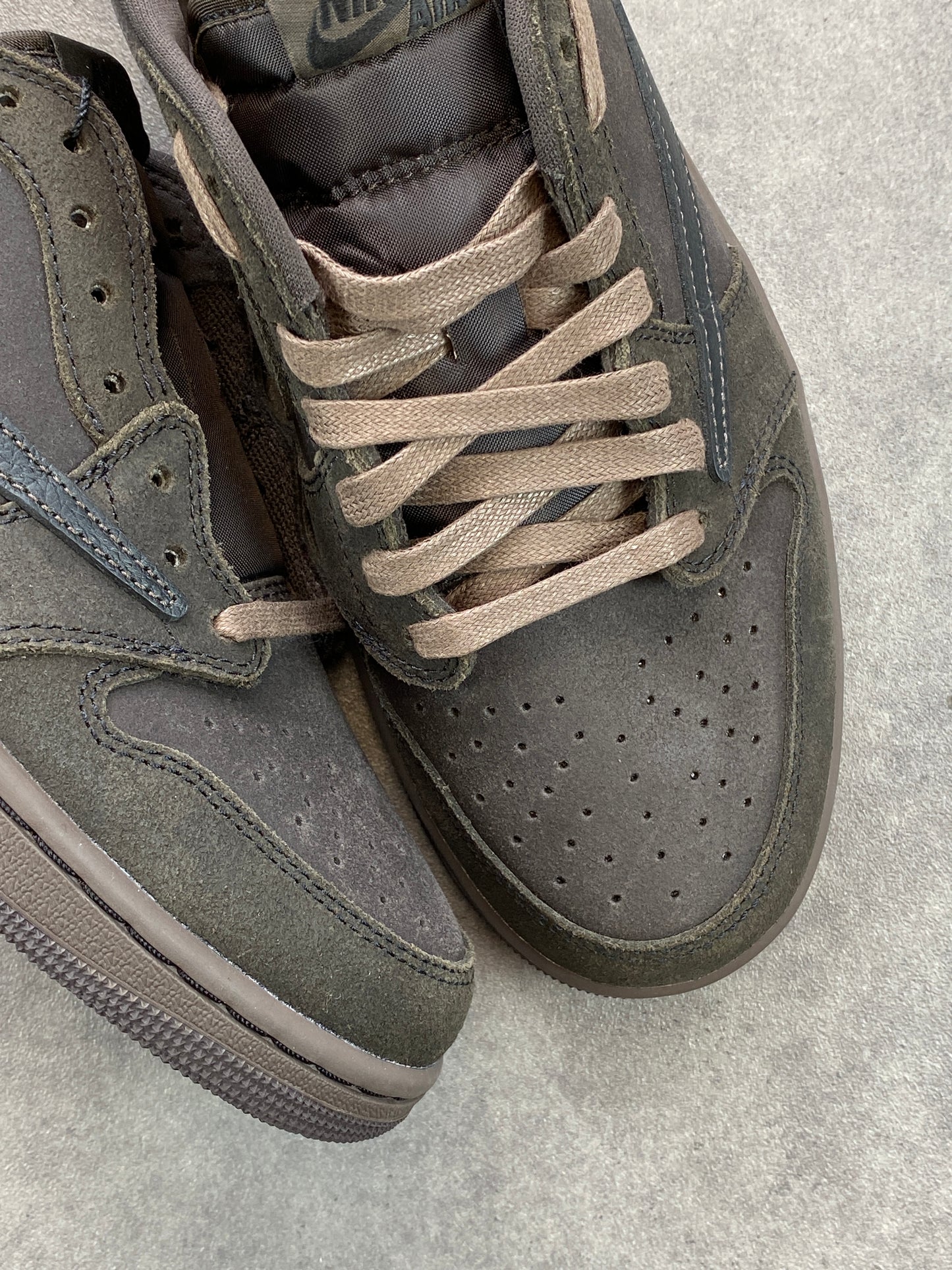 Jordan 1 Retro Low OG SP Travis Scott Velvet Brown
