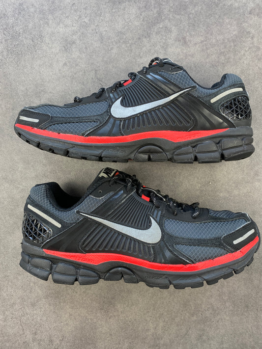 Nike Zoom Vomero 5 Black Metallic University Red