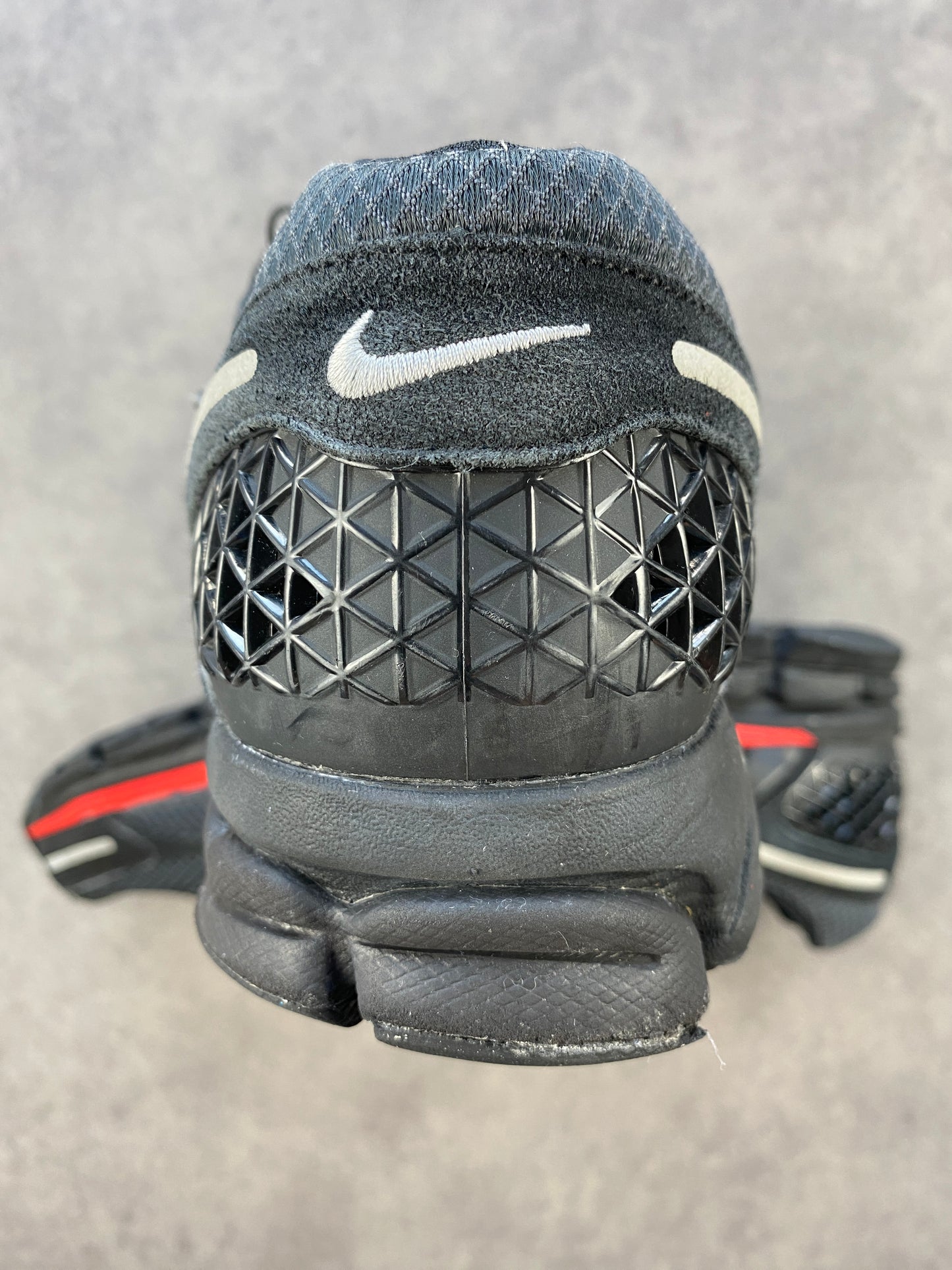 Nike Zoom Vomero 5 Black Metallic University Red