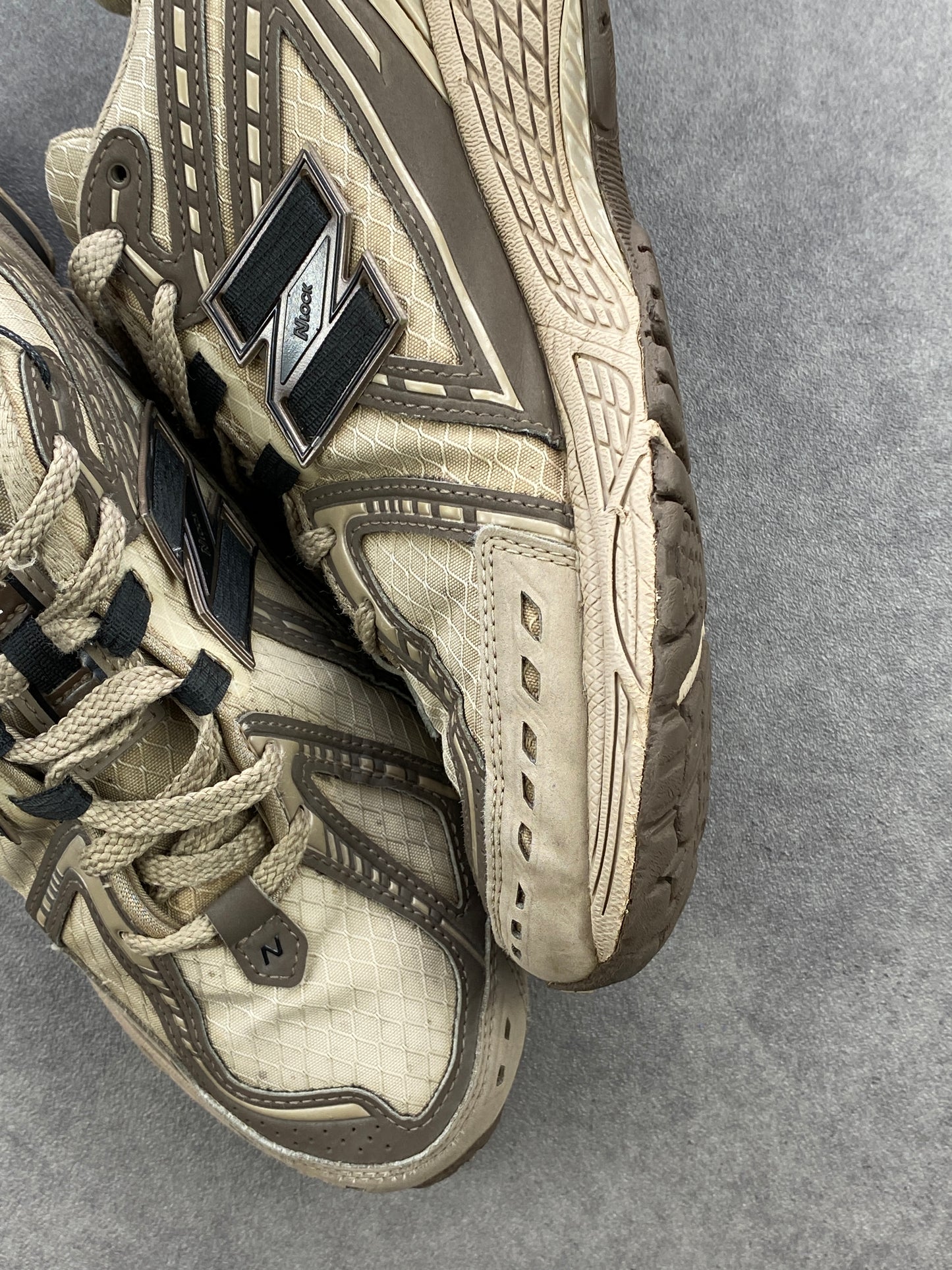 New Balance 1906R Cordura Brown Black (Courir Exclusive)