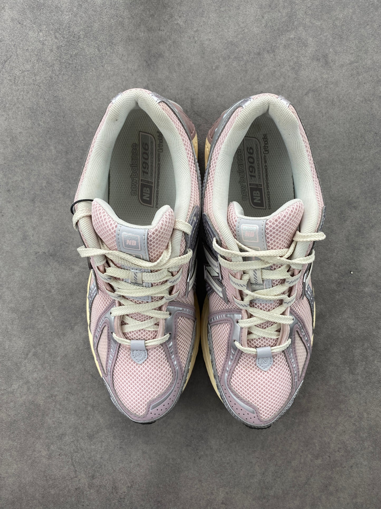 New Balance 1906R Rose Sugar Silver