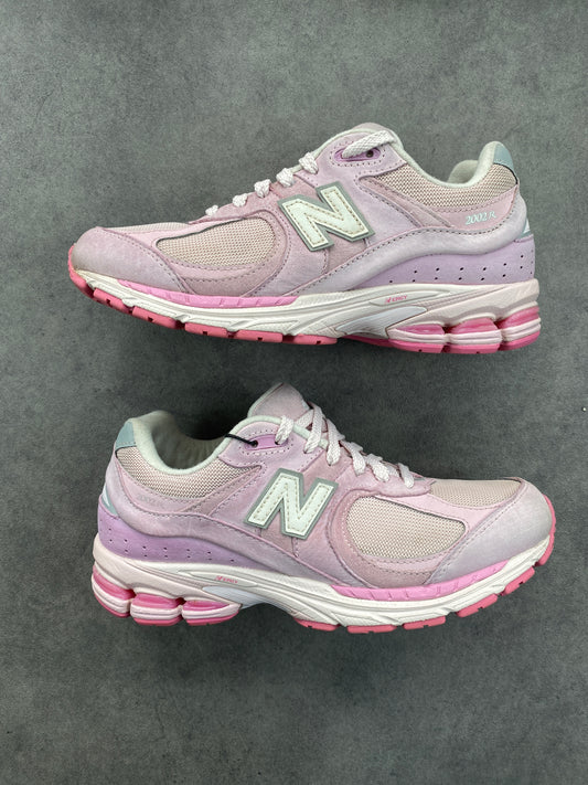 New Balance 2002R Rose