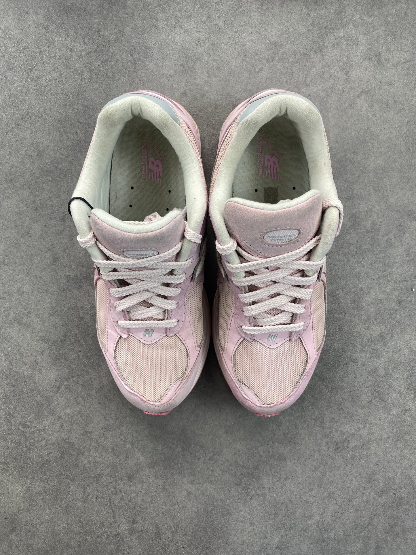 New Balance 2002R Rose