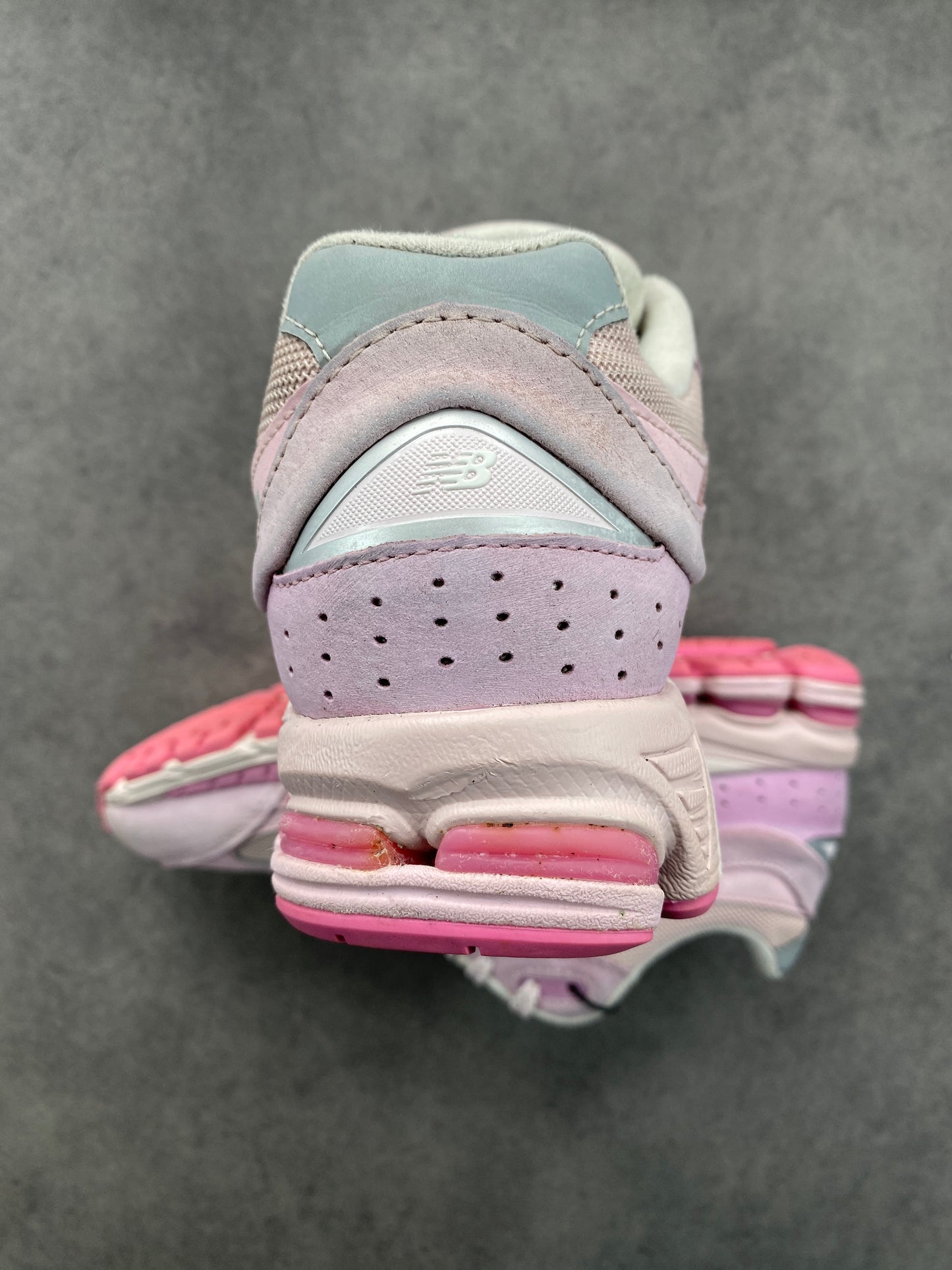 New Balance 2002R Rose