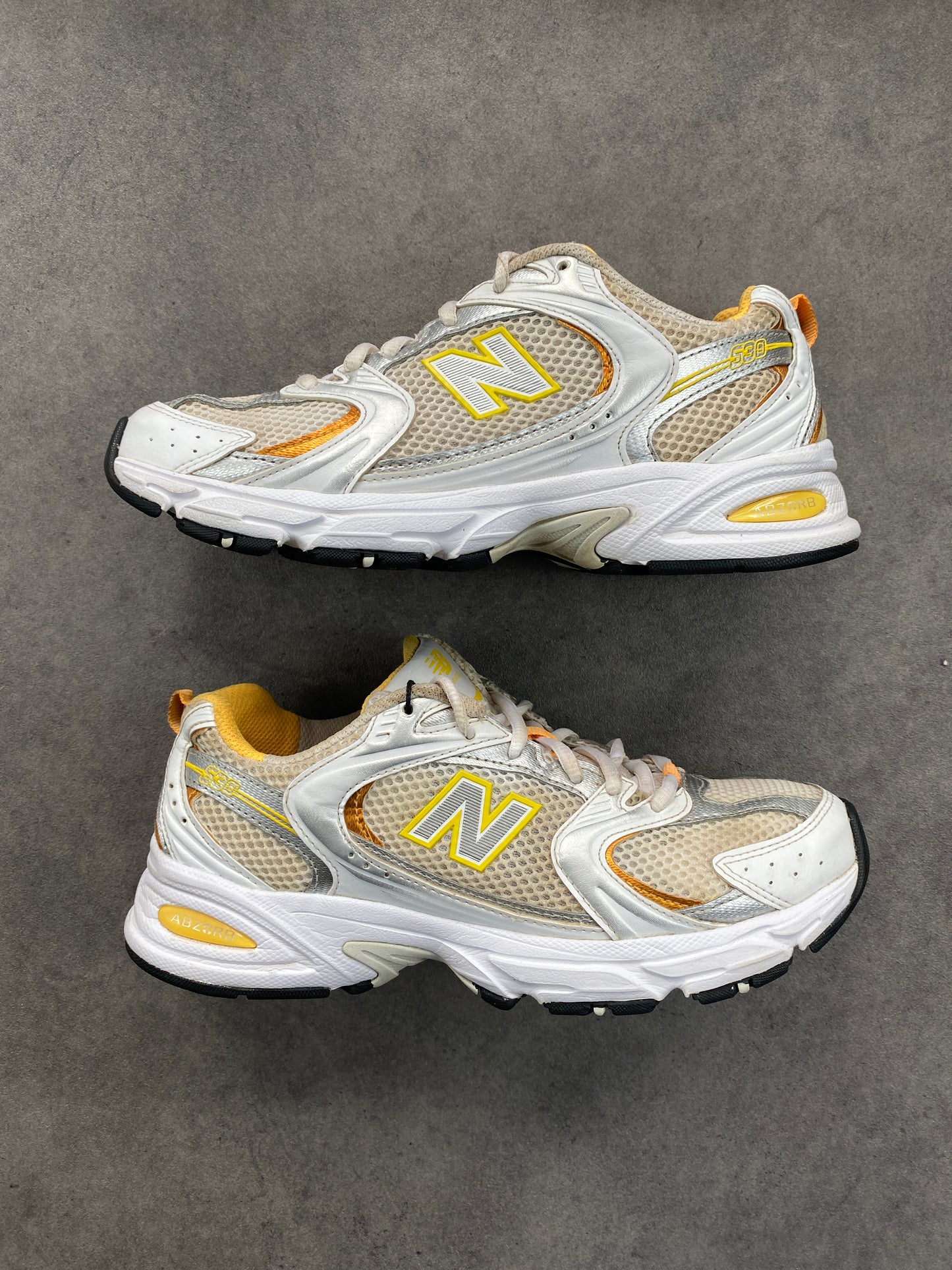 New Balance 530 White Vibrant Apricot Silver Metallic