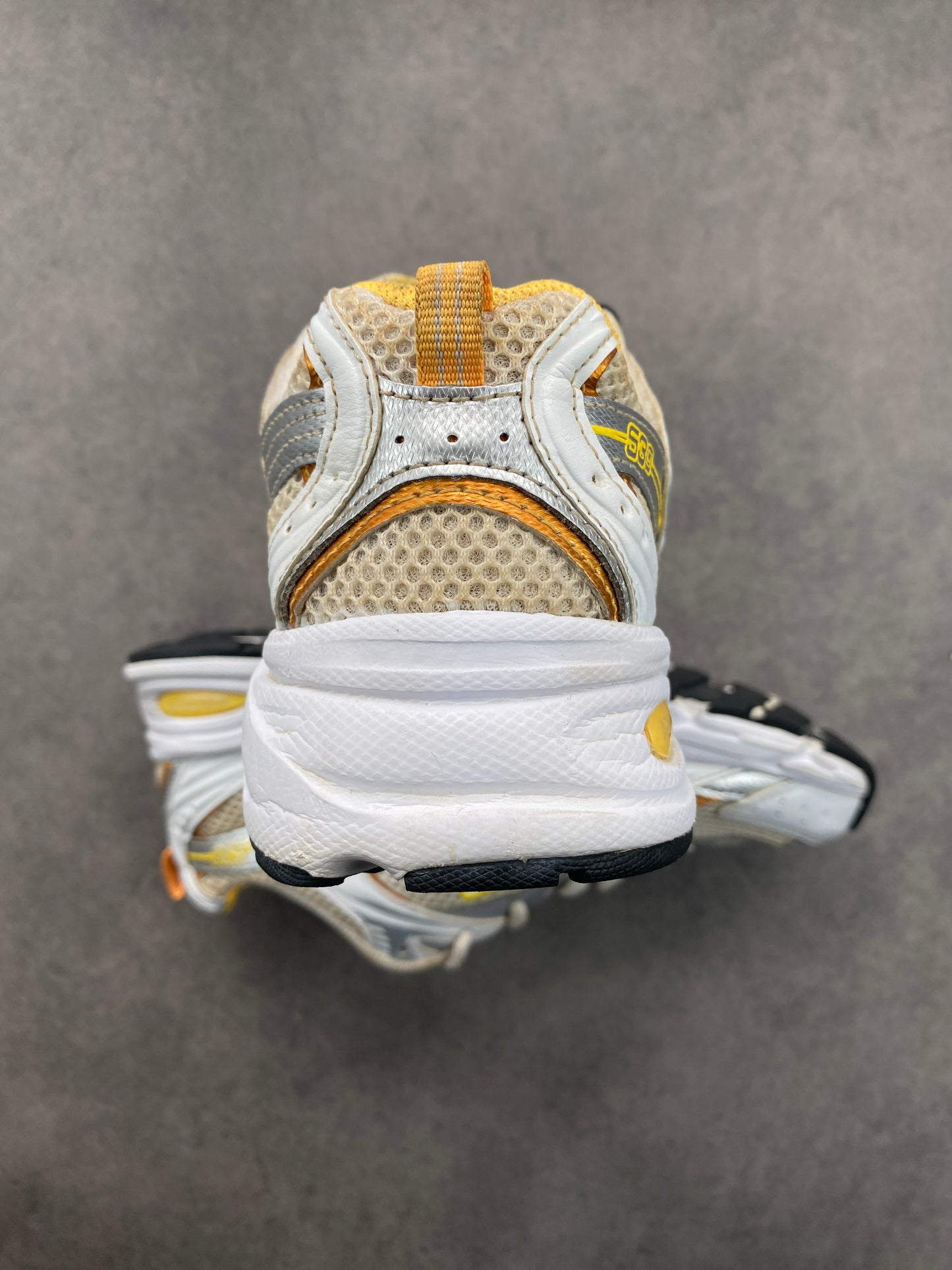New Balance 530 White Vibrant Apricot Silver Metallic