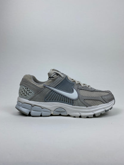 Nike Zoom Vomero 5 Pure Platinum Platinum Tint Wolf Grey Summit White (Taille 37,5)