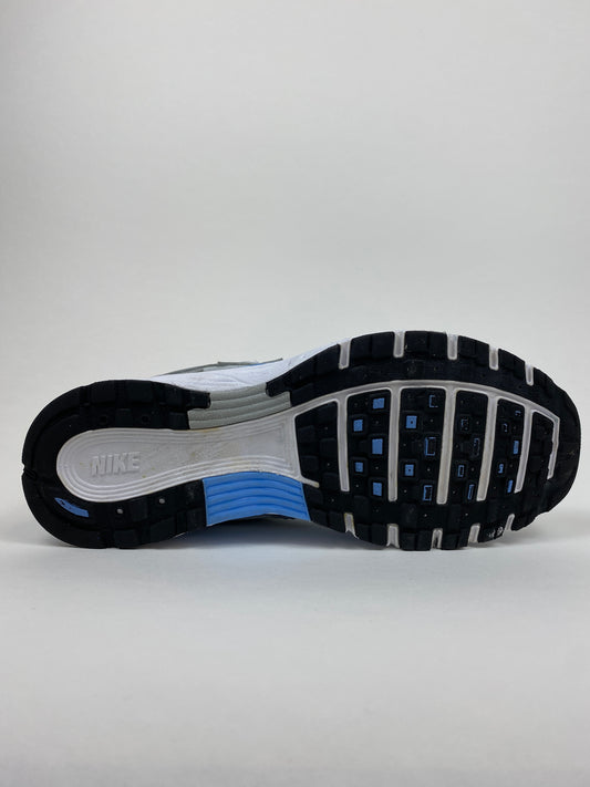 Nike P-6000 Metallic Platinum Pure Platinum Metallic Silver University Blue (Taille 42,5)