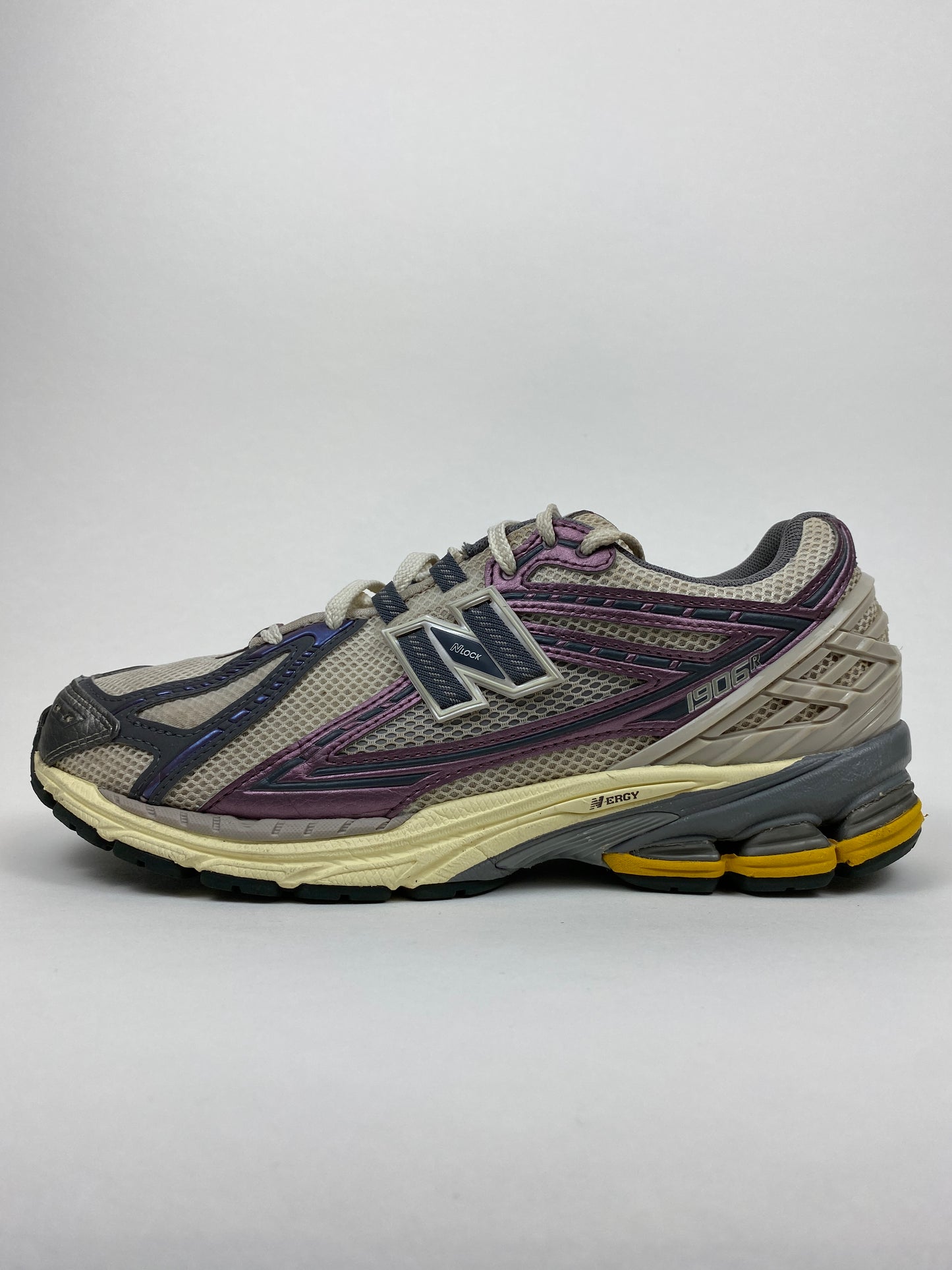 New Balance 1906R Licorice (Taille 44)