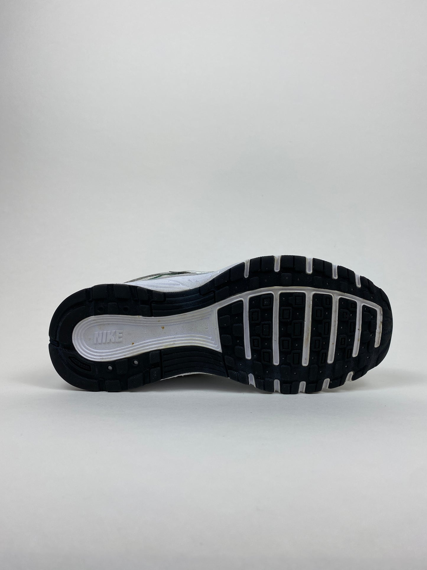 Nike P-6000 Vast Grey Fir (Taille 36,5)