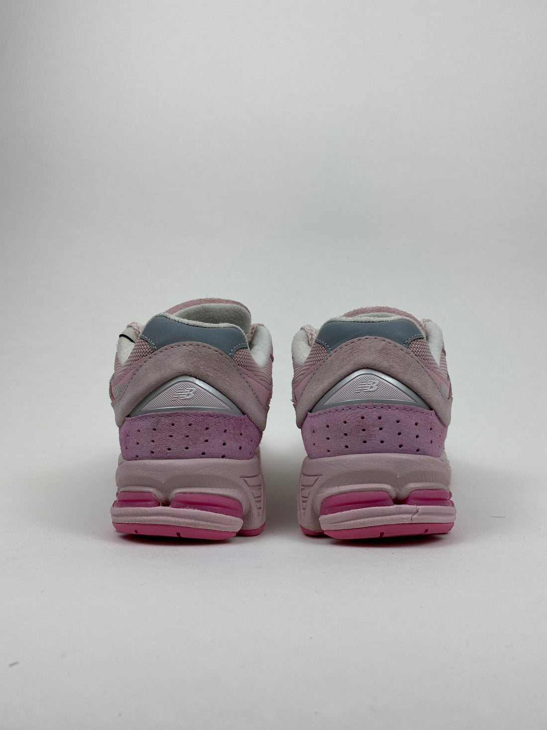 New Balance 2002R Rose