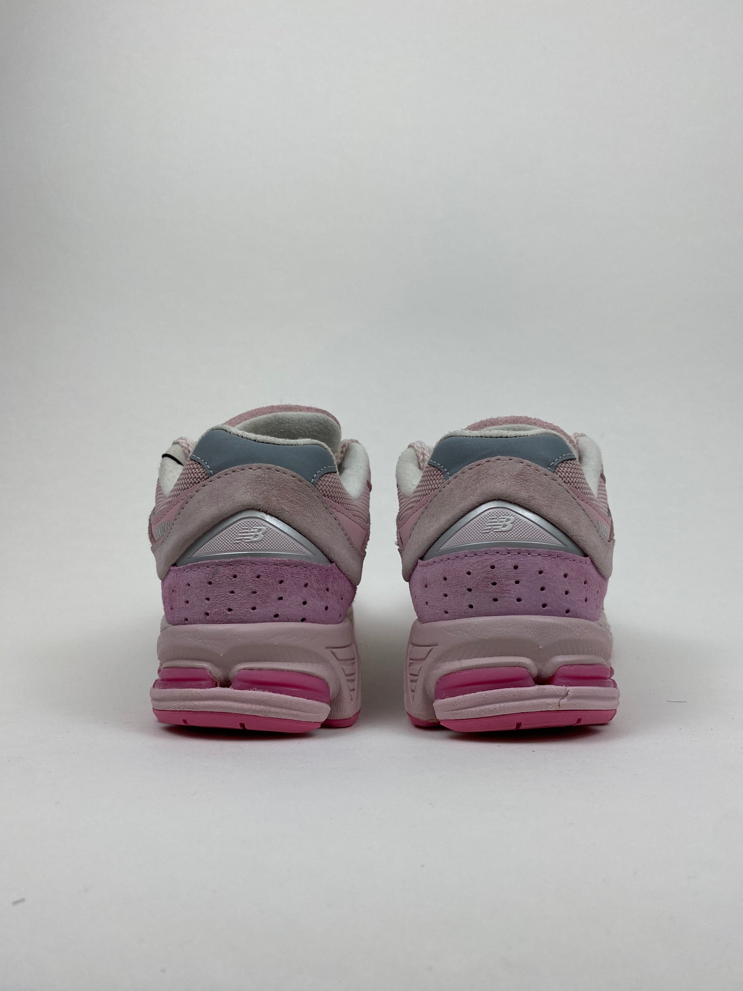 New Balance 2002R Rose (Taille 37)