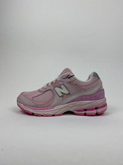 New Balance 2002R Rose (Taille 37)