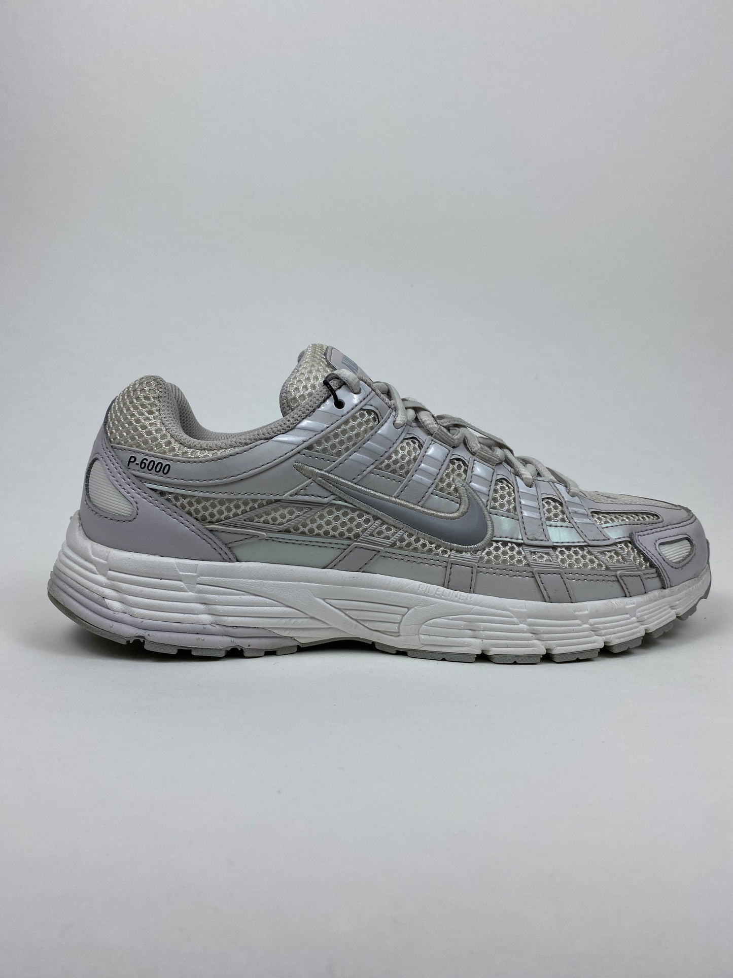 Nike P-6000 SE Summit White Vast Grey Wolf Grey (Taille 43)