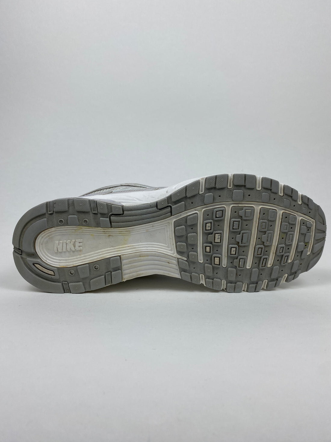 Nike P-6000 SE Summit White Vast Grey Wolf Grey