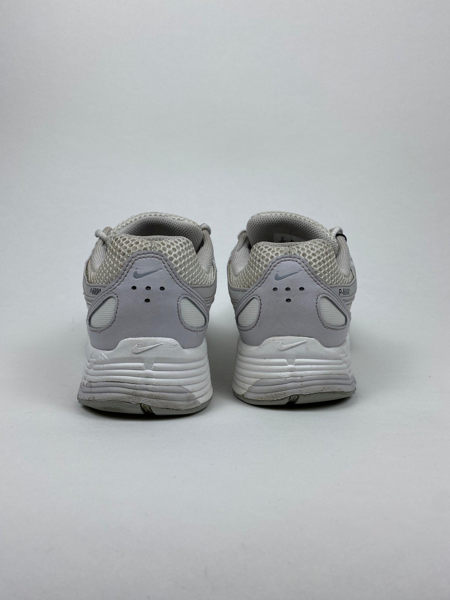 Nike P-6000 SE Summit White Vast Grey Wolf Grey (Taille 43)