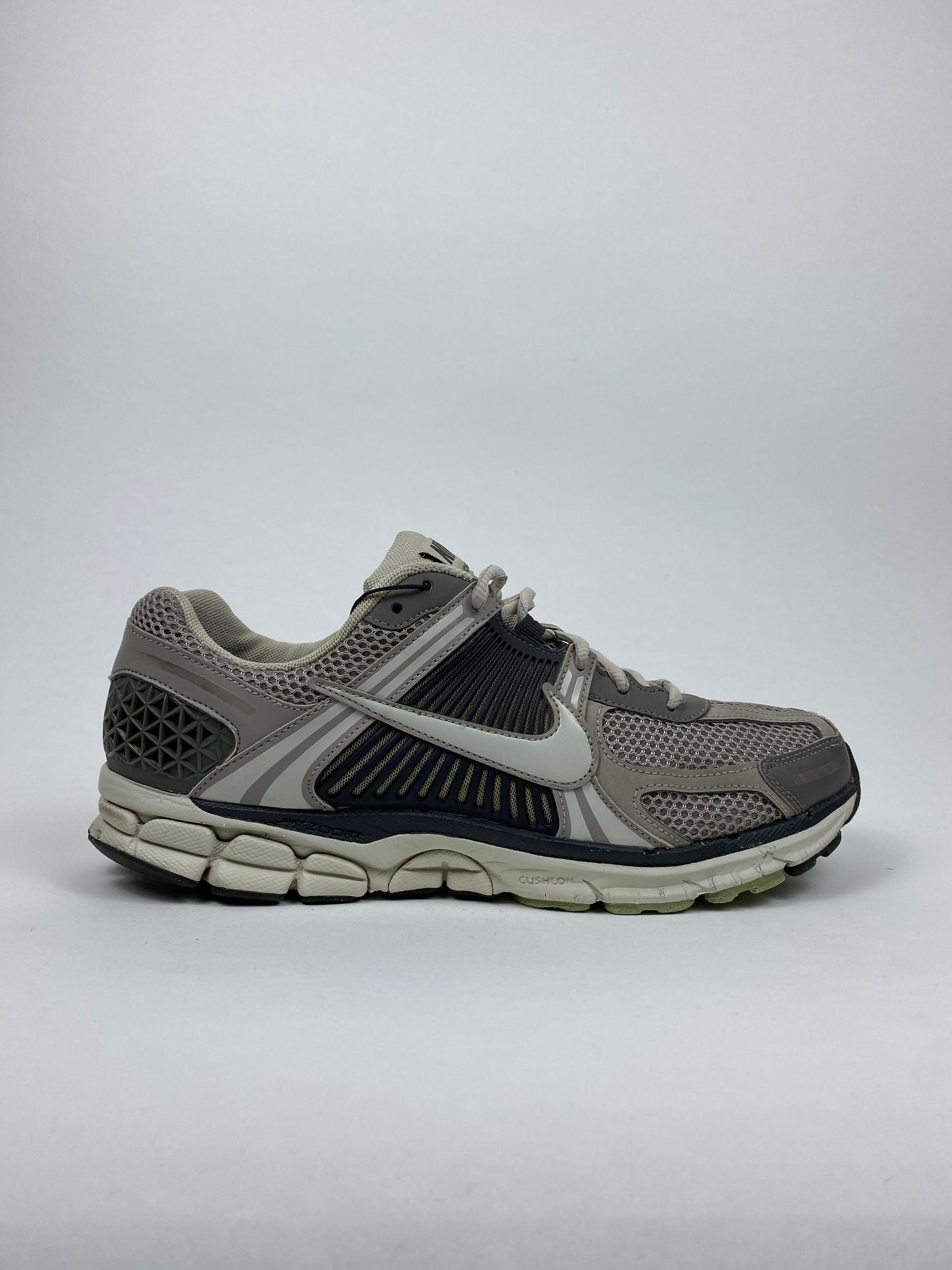 Nike Zoom Vomero 5 Cobblestone Flat Pewter (Taille 45)
