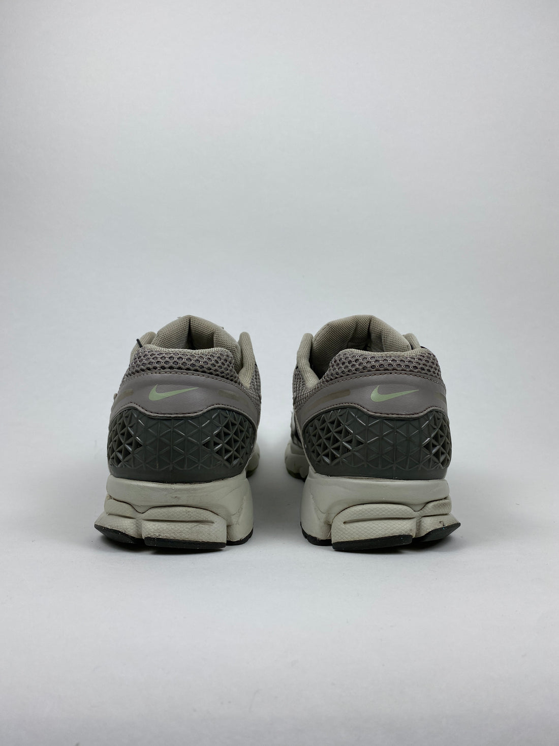 Nike Zoom Vomero 5 Cobblestone Flat Pewter