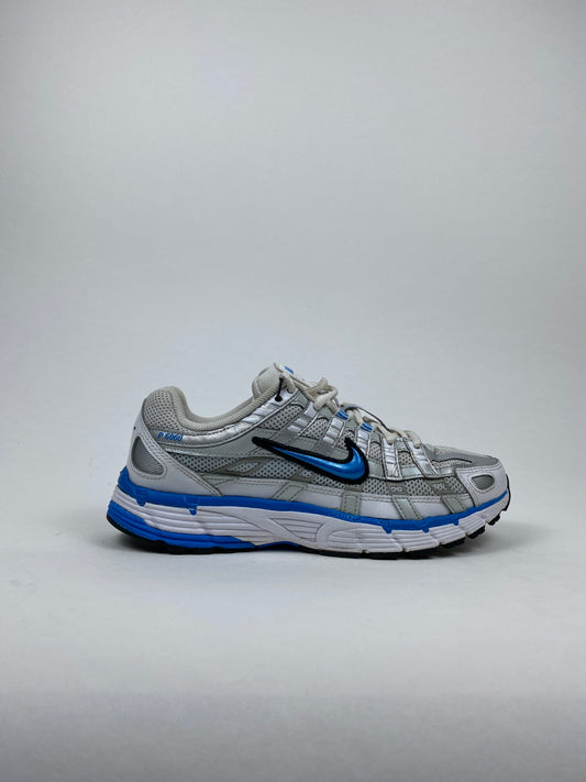 Nike P-6000 Metallic Platinum Photo Blue (Taille 38)