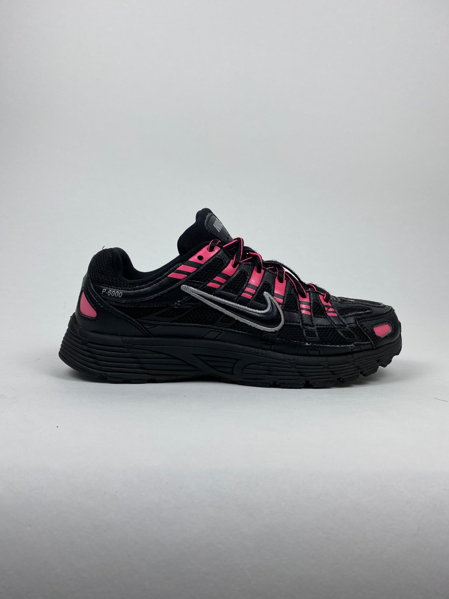 Nike P-6000 Pink Blast Metallic Silver Black (Taille 39)