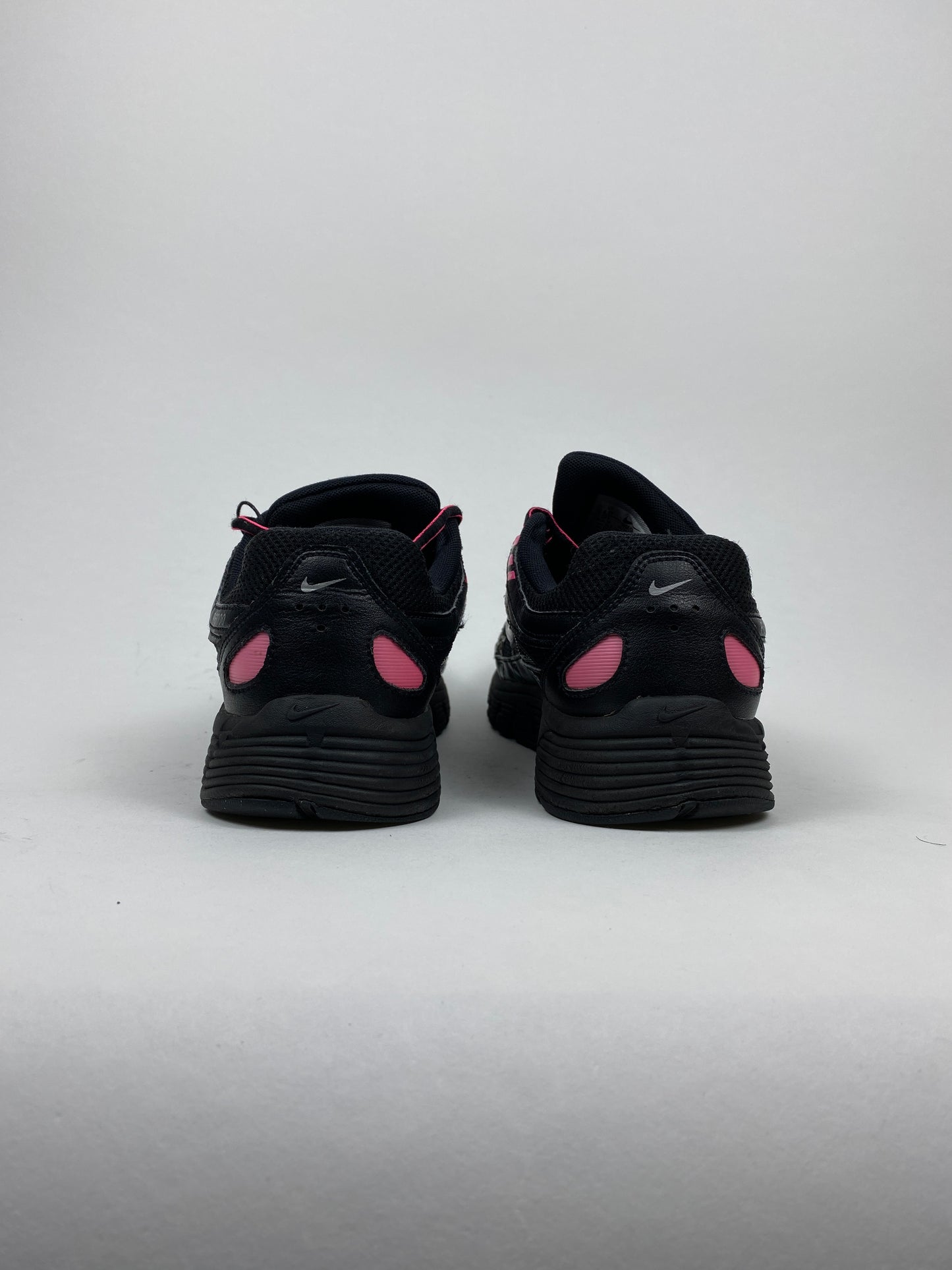 Nike P-6000 Pink Blast Metallic Silver Black (Taille 39)