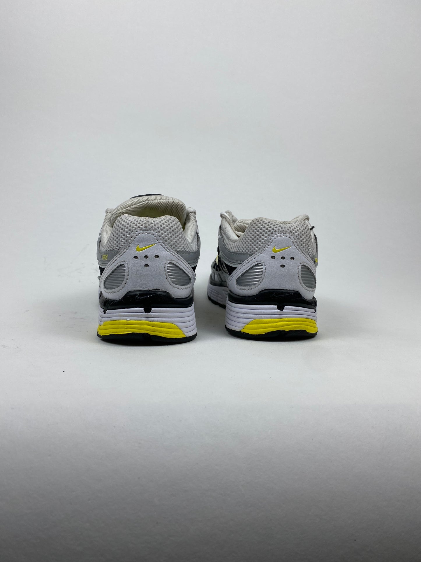 Nike P-6000 Metallic Platinum Opti Yellow (Taille 36,5)