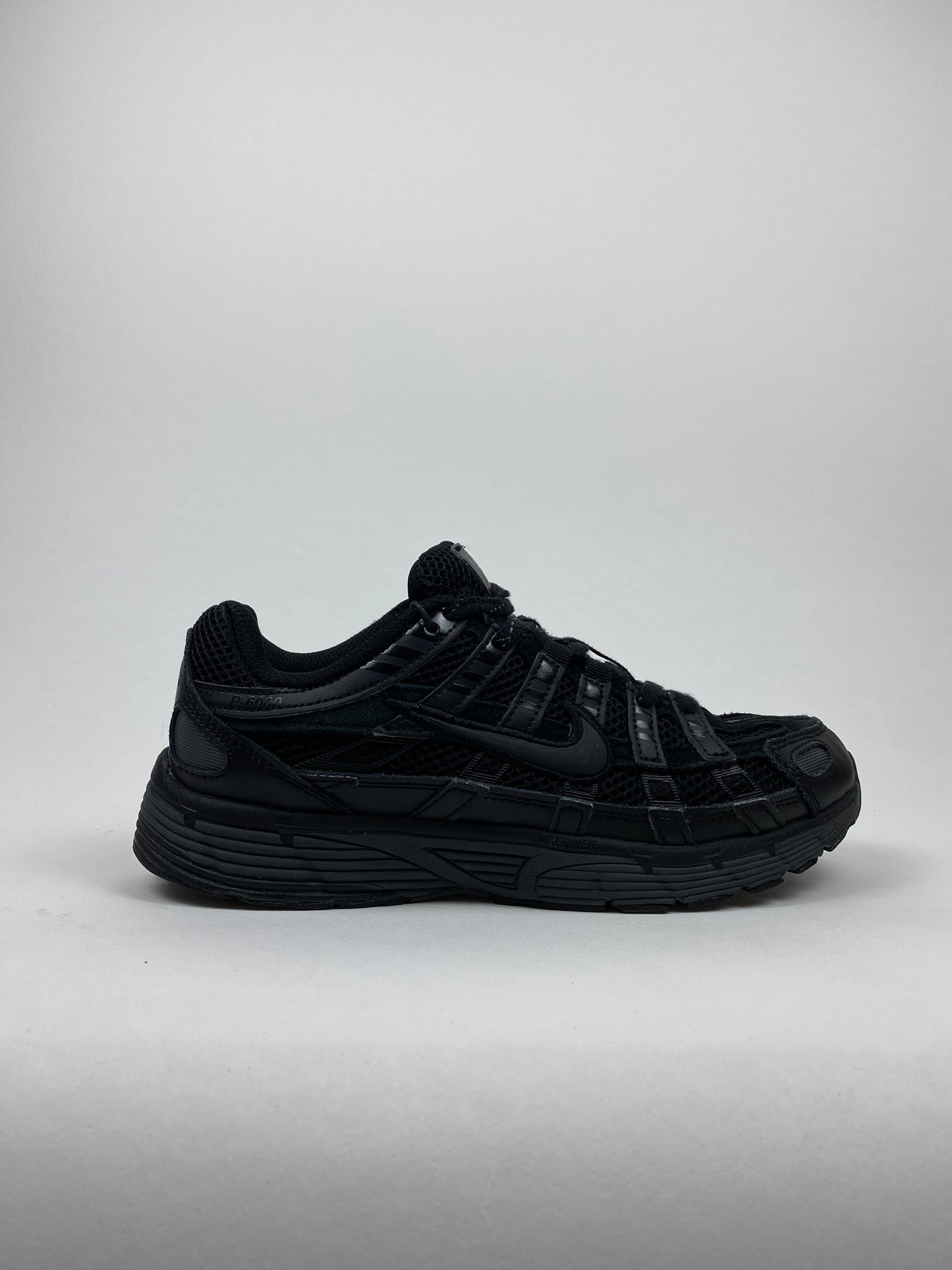 Nike P-6000 Premium Triple Black (Taille 40)